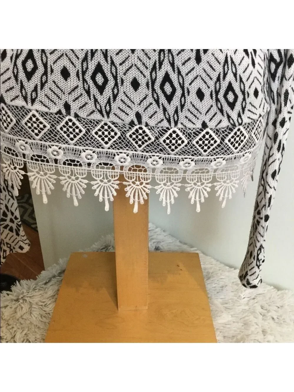 H&m Divided black/white small long sleeve top
